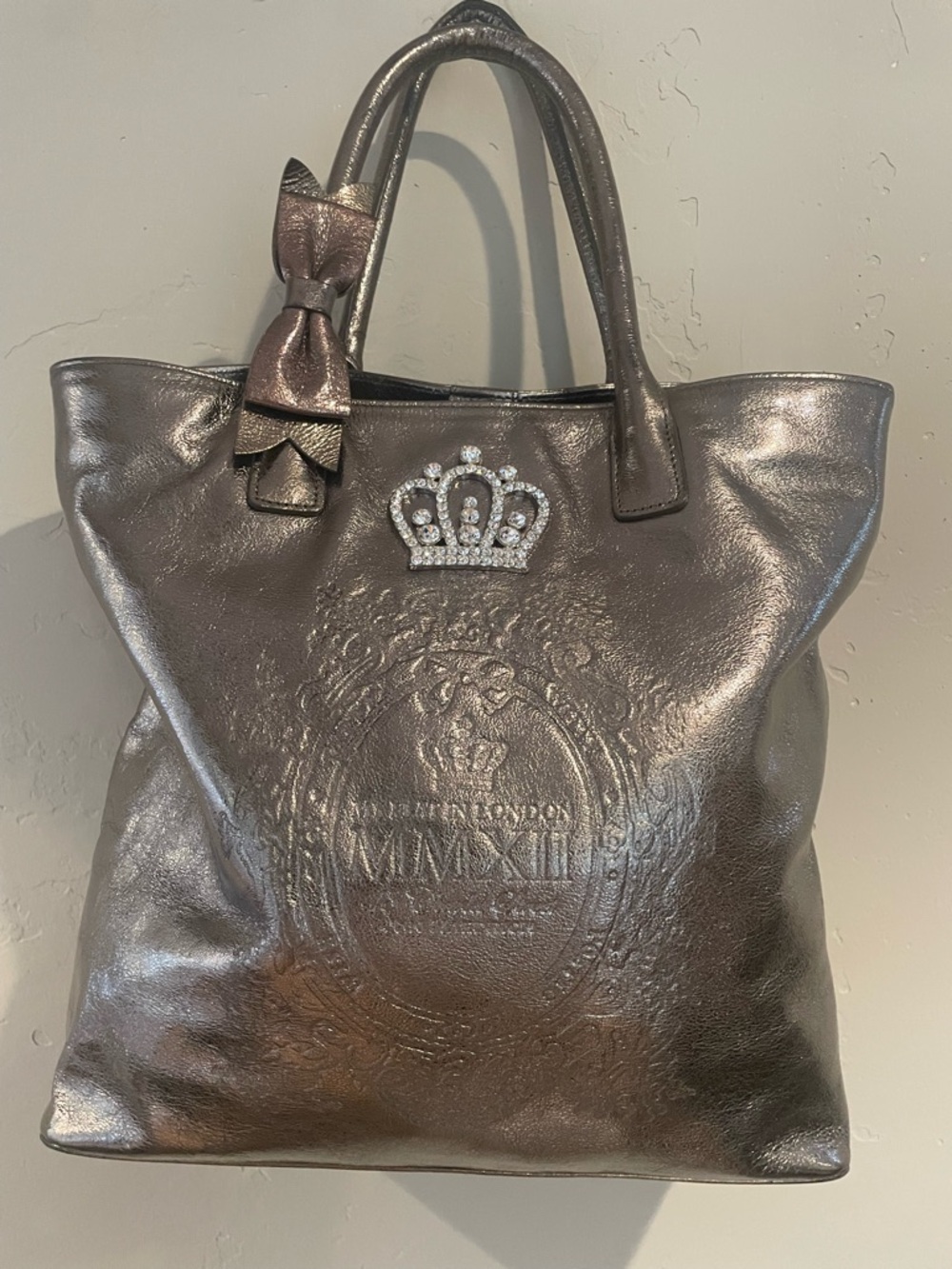 My Flat In London - Jan Hedrick Metallic Pewter Tote Bag with Crown Detail👑👑 - Picture 2 of 13